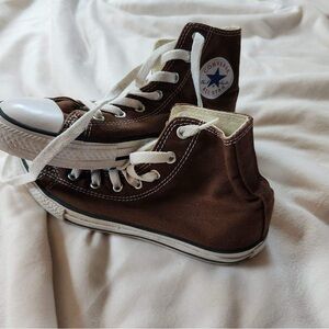 Brown Converse kids size 2.5